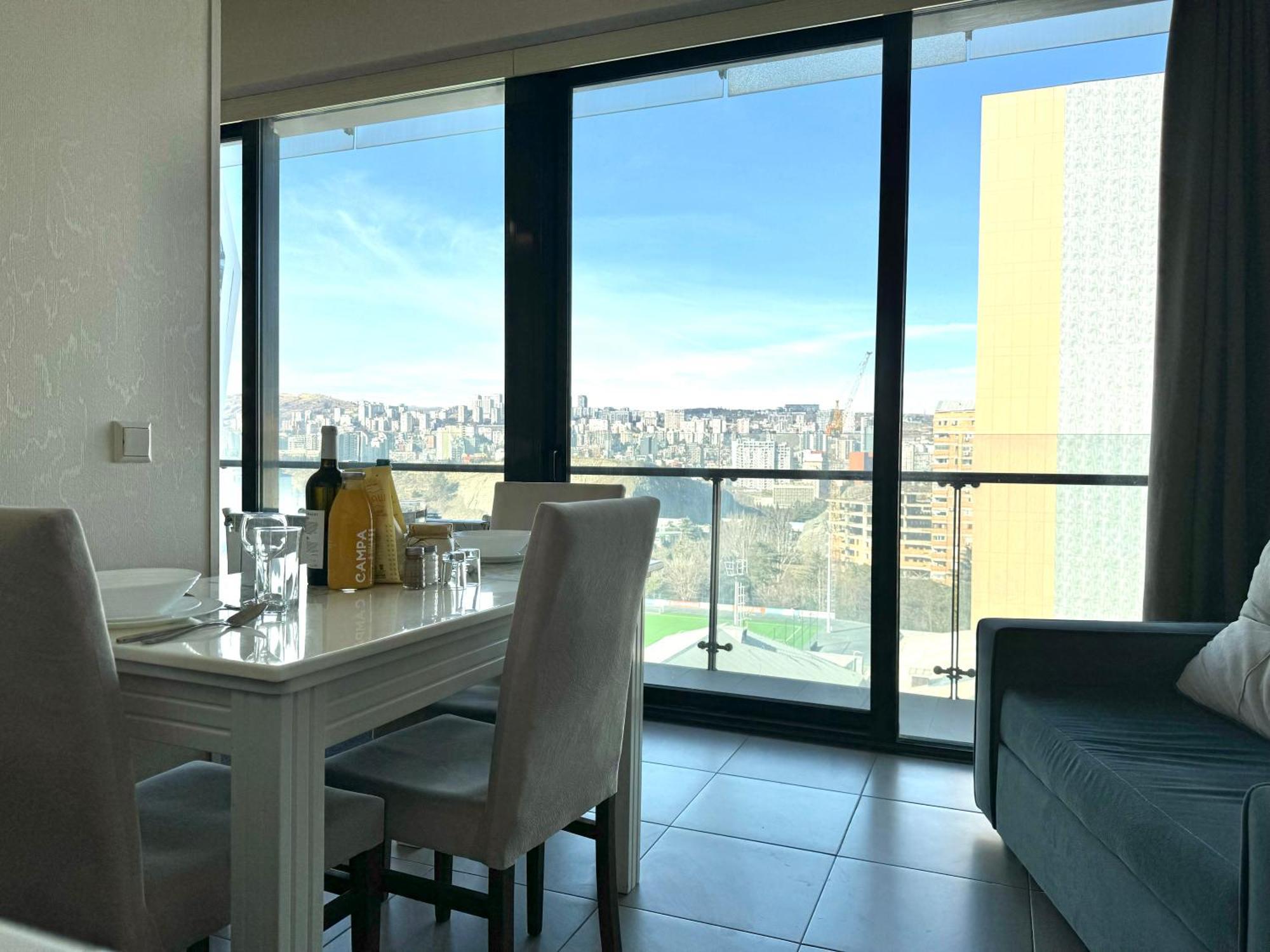 Full Comfort Apartment At Chavchavadze Tbilisi Eksteriør billede